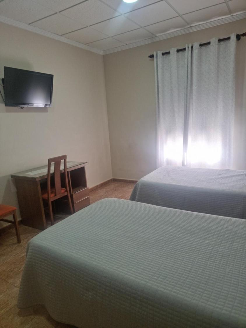 Hostal Restaurante El Paraiso Дон-Бенито Экстерьер фото