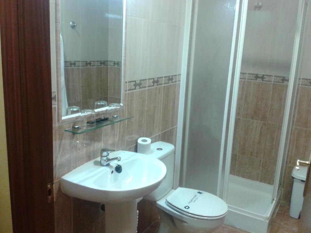 Hostal Restaurante El Paraiso Дон-Бенито Номер фото